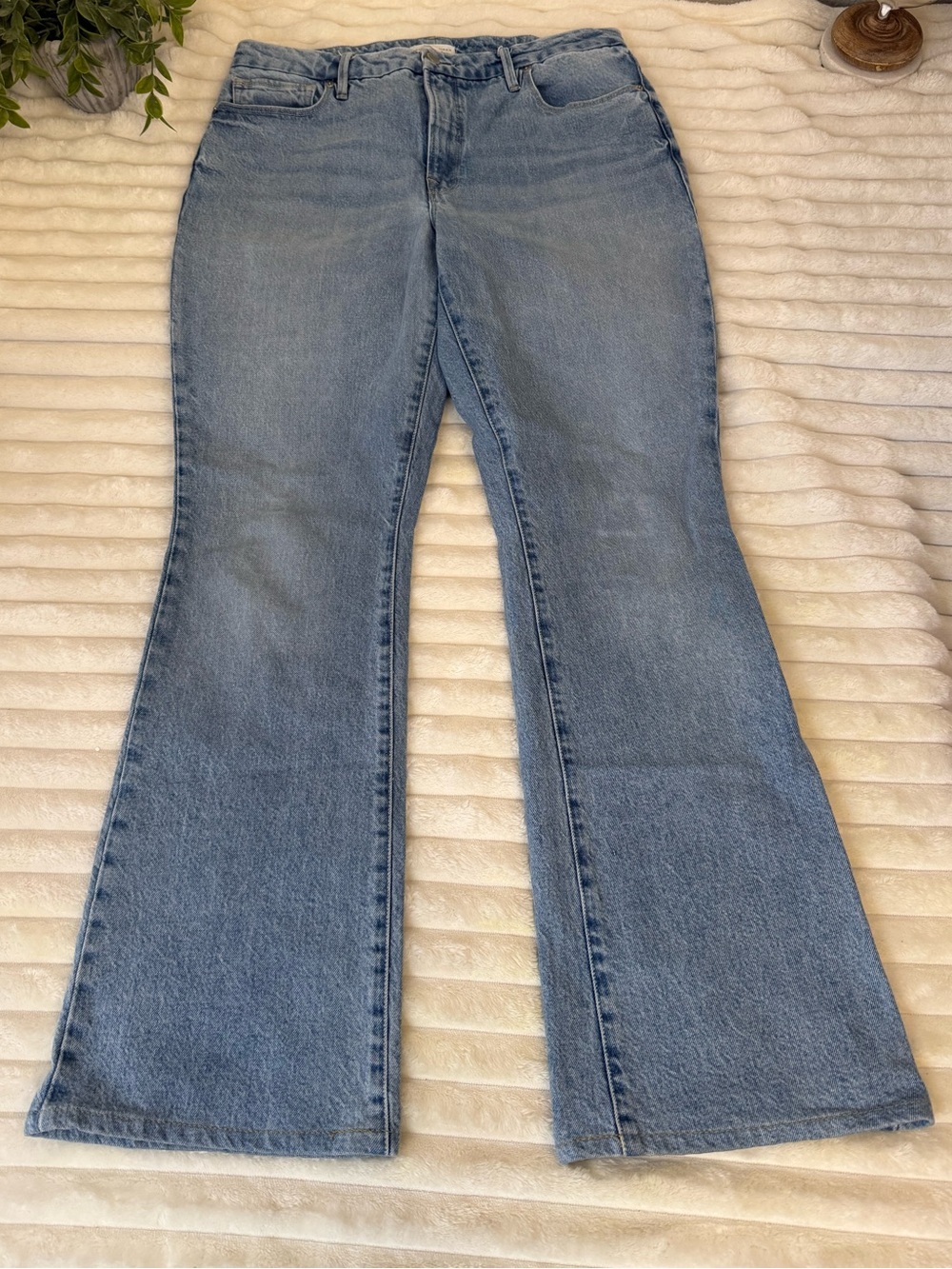 Good American boot cut jeans size 10 30